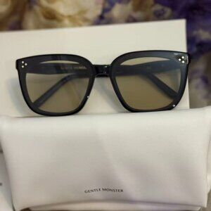 Gentle Monster LOLOE Black Square Sunglasses Unisex Classic Frame